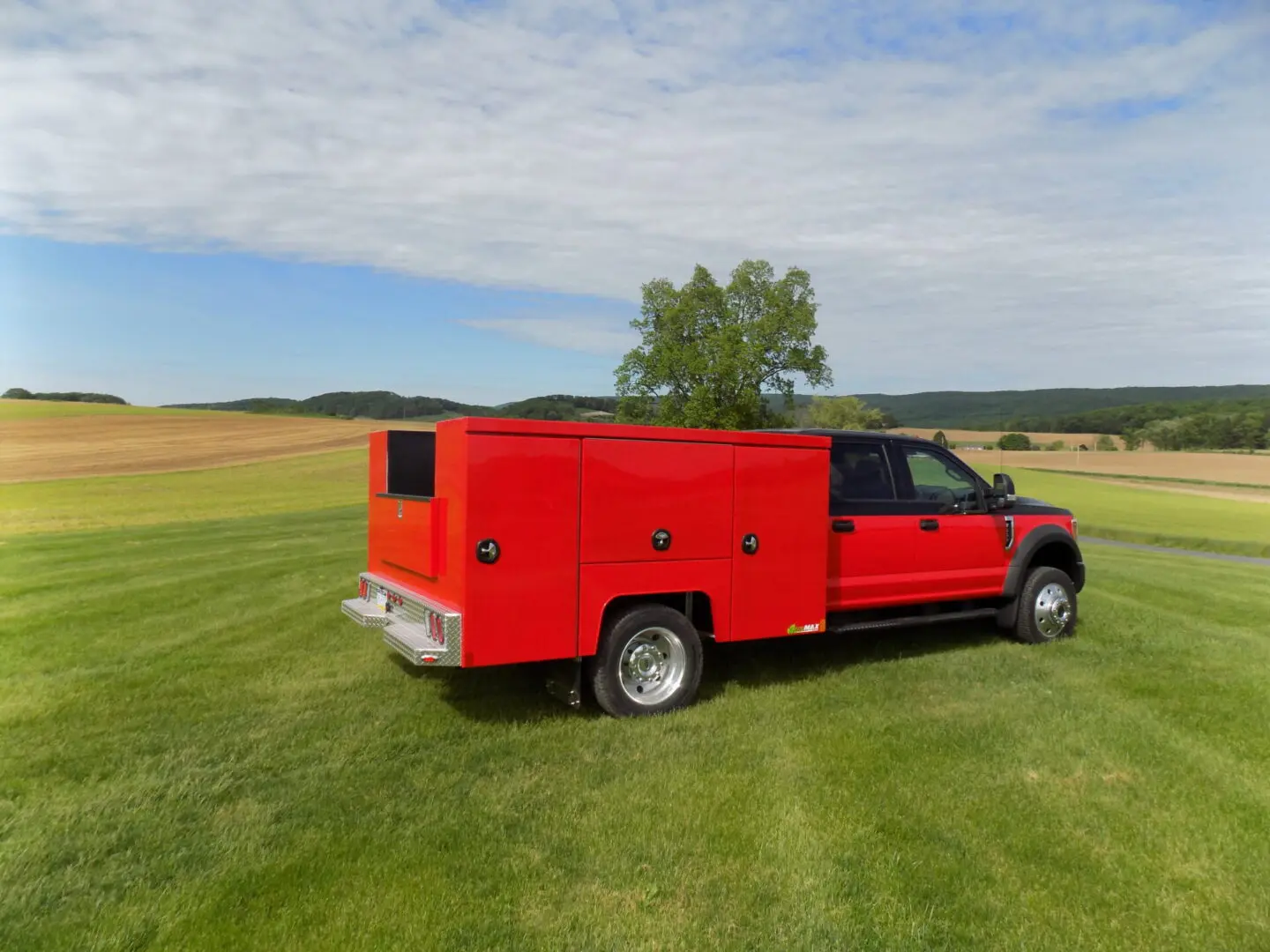 Aluminum Truck Red and Black Colour Side View